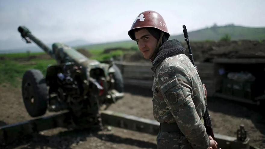 Azerbaijan nói lực lượng Armenia pháo kích khu vực biên giới